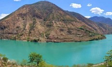 新华保险董事长杨玉成六词诠释业绩提升动力源 实施更加多元化产品策略