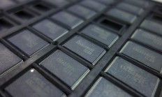 英特尔盘前涨超8%！台积电被曝拟联手英伟达等接管英特尔晶圆代工厂 公司回应