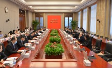 中国人保2023年实现归母净利润227.7亿元 董事长王廷科详解做优做强财产险、做专做精人身险和再保险