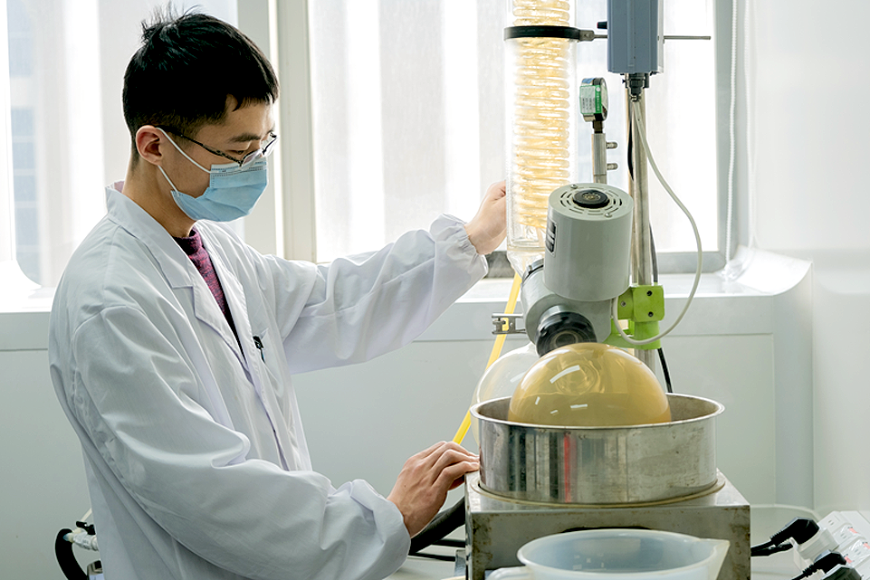 “舵手”徐镜人12日晚间离世,扬子江药业将驶向何方?