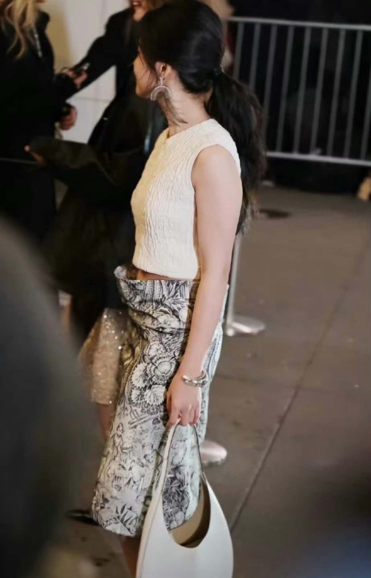 从粉丝变投资者，却被大V坑惨，私募产品净值仅剩0.095？工作人员回应