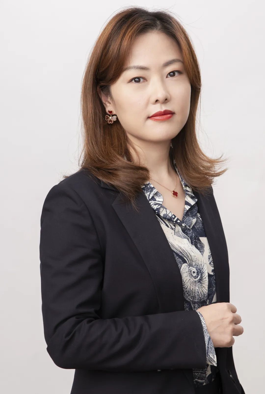 三只主动权益新发基金进行比例配售;杨锐文加仓旗滨集团丨天赐良基早参