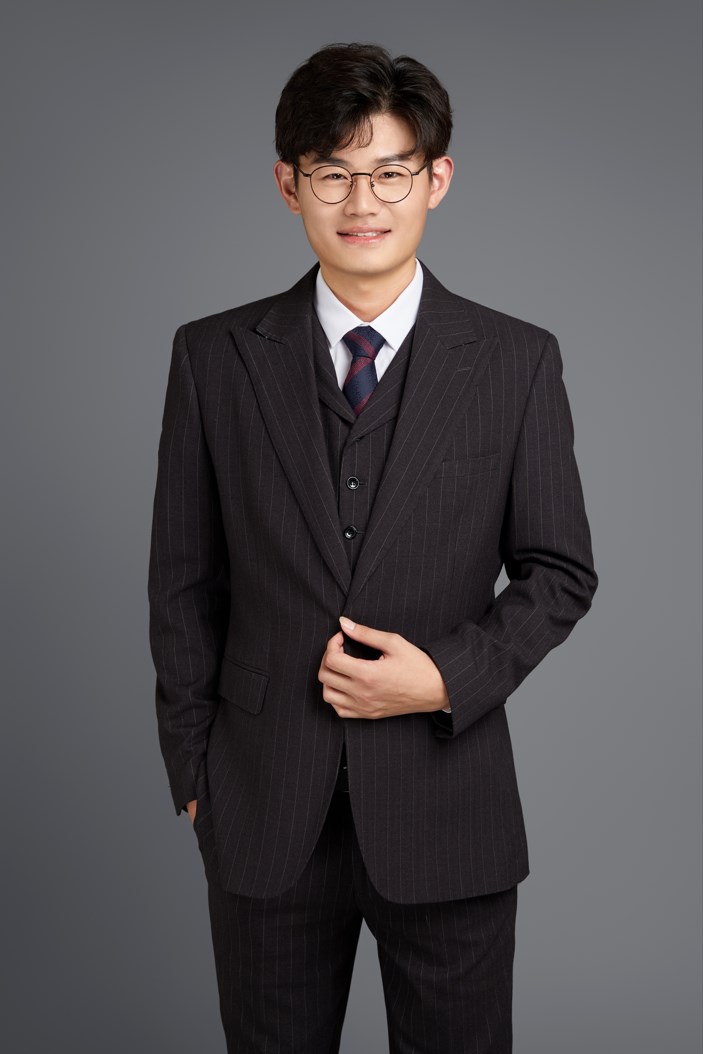 上银基金经理“靓照”登广告,是饭圈化营销吗?业内人士这样看