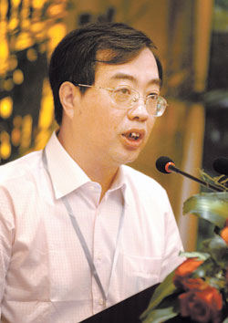 中国网副总编薛立胜：新三板还是个“孩子” 前景将更光明