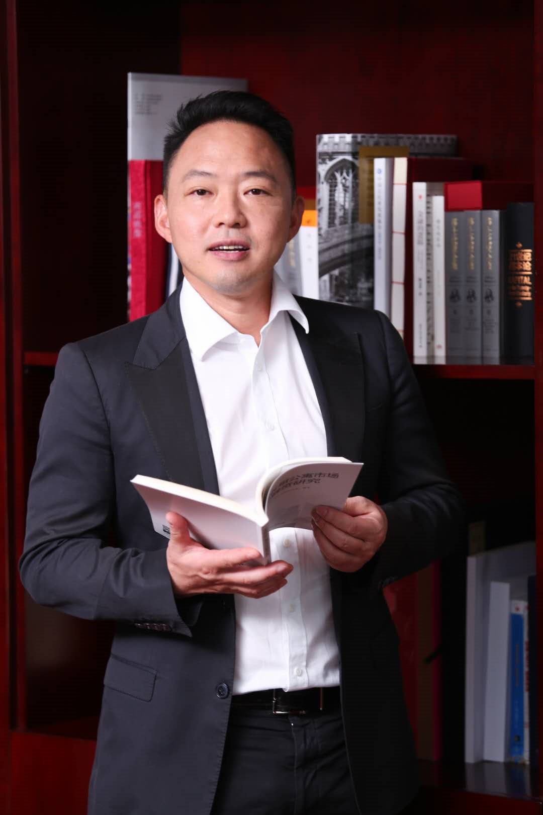 崔炳文获批担任上海信托董事长