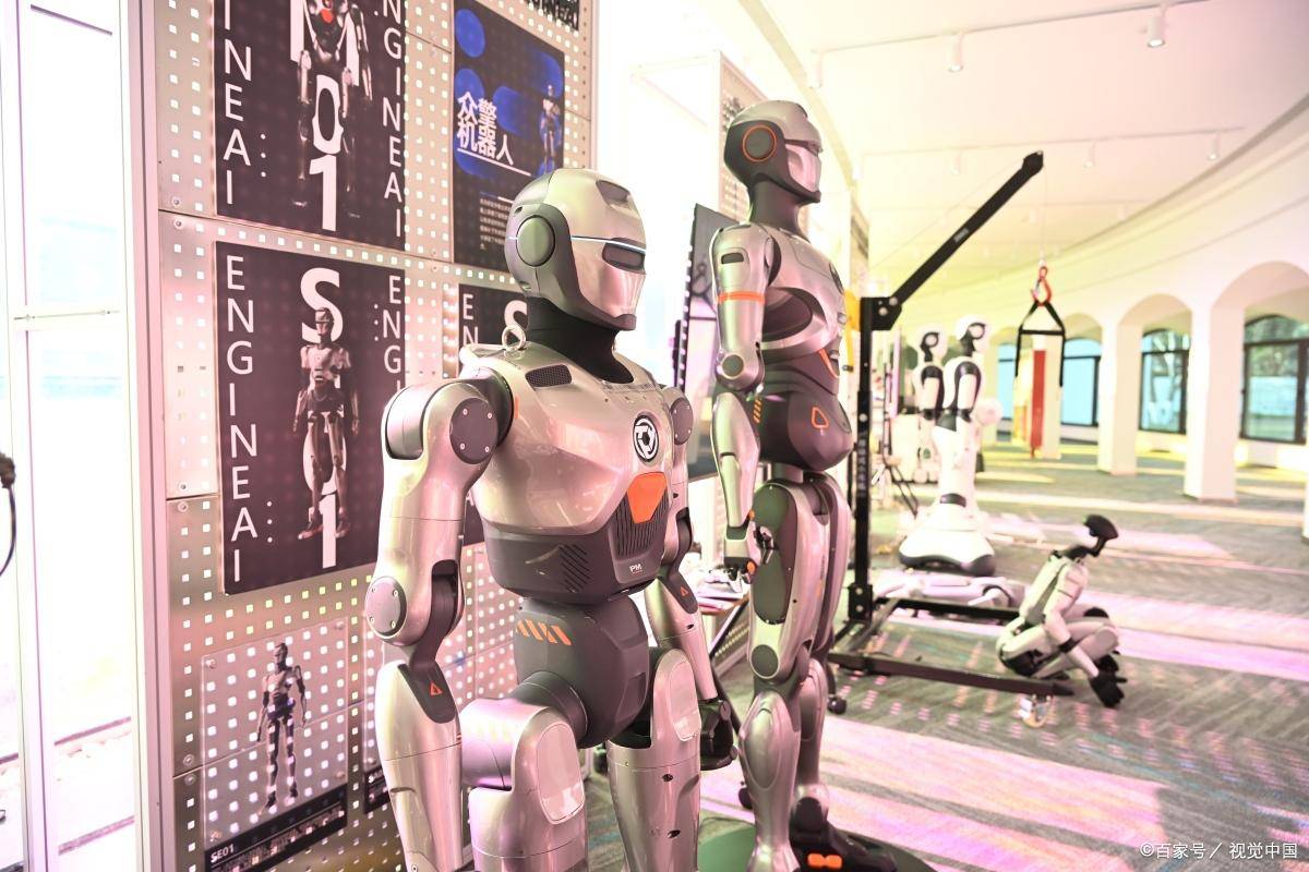 特斯拉被曝未能兑现Optimus机器人的生产承诺；Anthropic拟融资50亿美元，估值1500亿美元丨全球科技早参